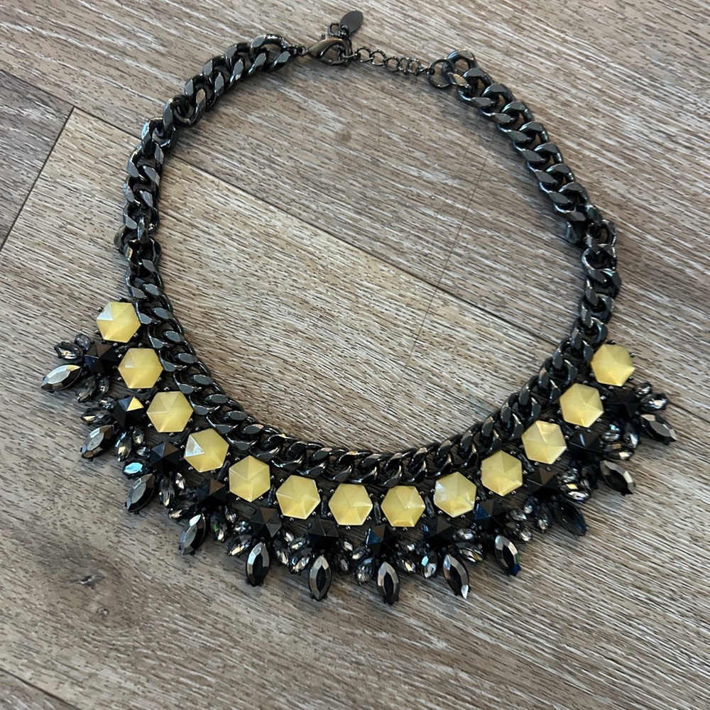 ZARA Elegant Statement Necklace